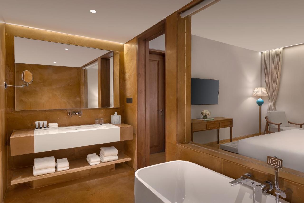 Time Square Resort & Spa Бхудж Экстерьер фото